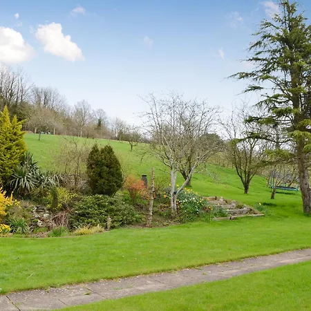 Three Ways Villa Stroud  Exterior photo